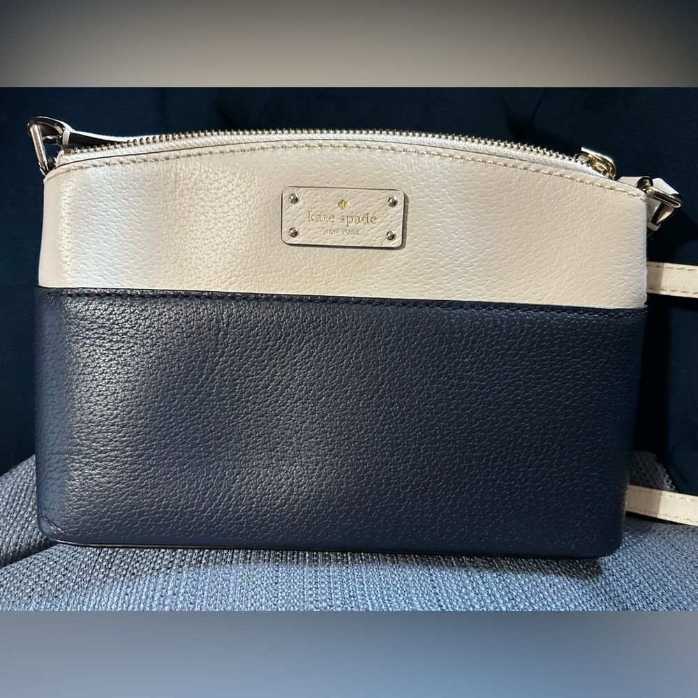 Authentic Kate Spade shoulder bag and crossbody. Beautiful condition.
